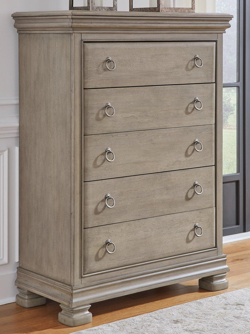 Lexorne Chest of Drawers